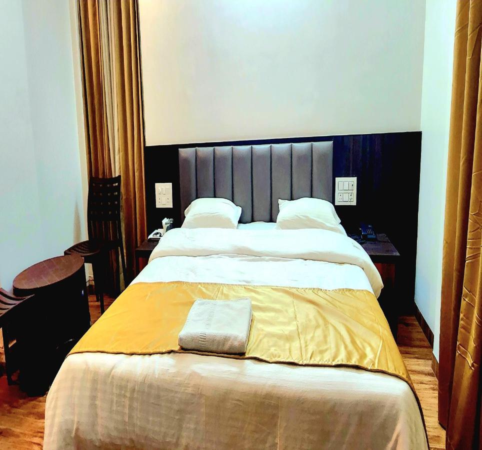 Hotel Shiv Sangram Ахмеднагар Екстер'єр фото